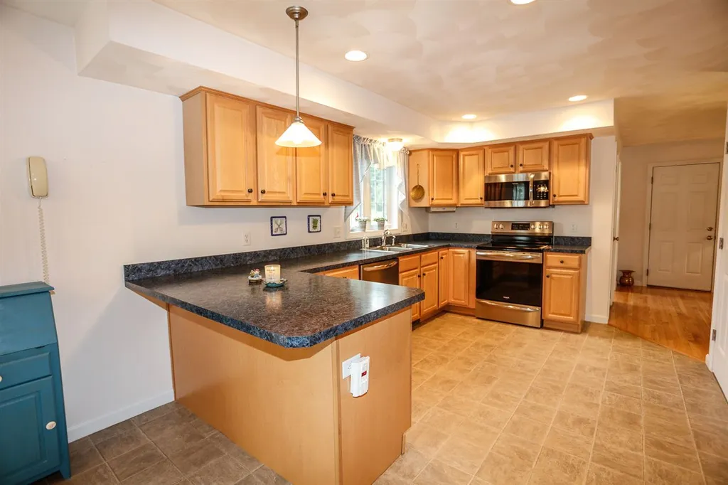 46 Victoria Drive Somersworth NH 03878