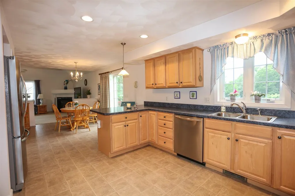 46 Victoria Drive Somersworth NH 03878