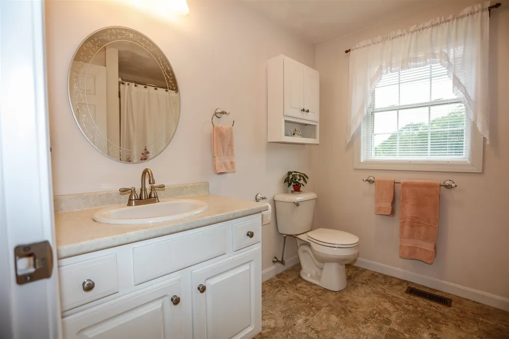 46 Victoria Drive Somersworth NH 03878