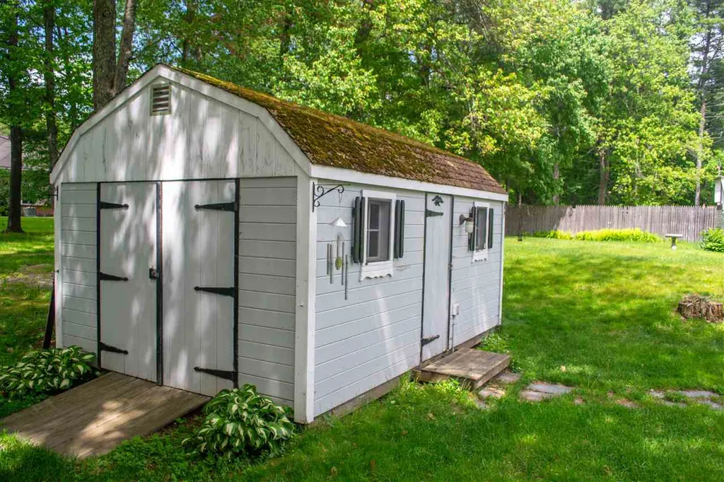 15 Pinewood Drive Somersworth NH 03878