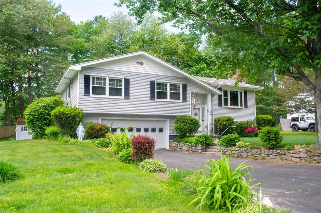 15 Pinewood Drive Somersworth NH 03878