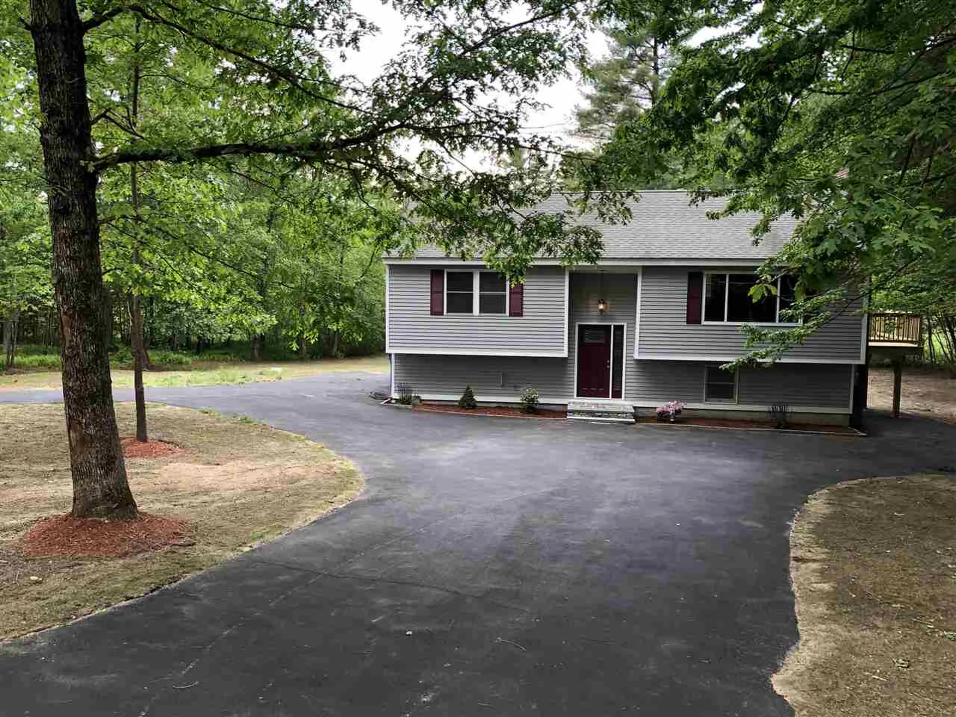 5 Alan Circle Londonderry NH 03053