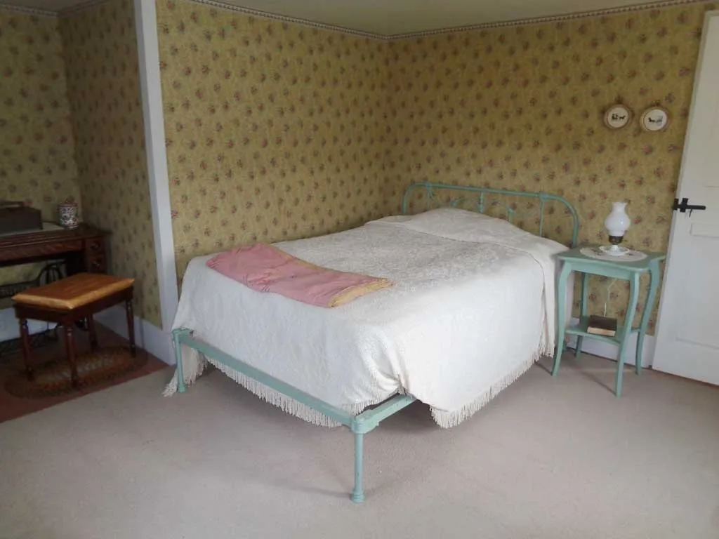 55 Groton Road Hebron NH 03241