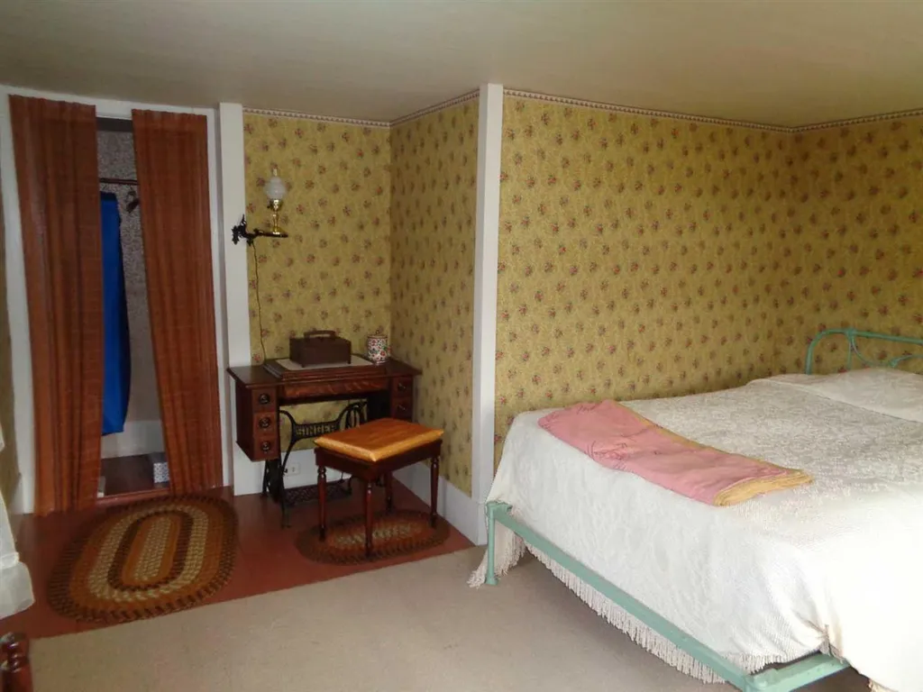 55 Groton Road Hebron NH 03241
