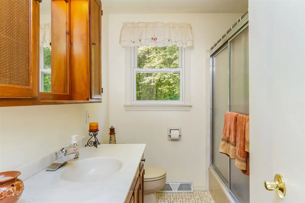 20 Fairway Drive Merrimack NH 03054