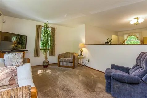20 Fairway Drive Merrimack NH 03054