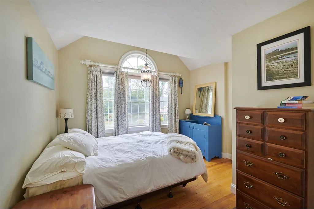 15 Playhouse Circle Hampton NH 03842