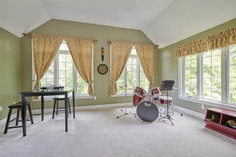 15 Playhouse Circle Hampton NH 03842