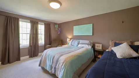 15 Playhouse Circle Hampton NH 03842