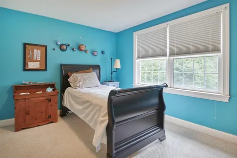15 Playhouse Circle Hampton NH 03842