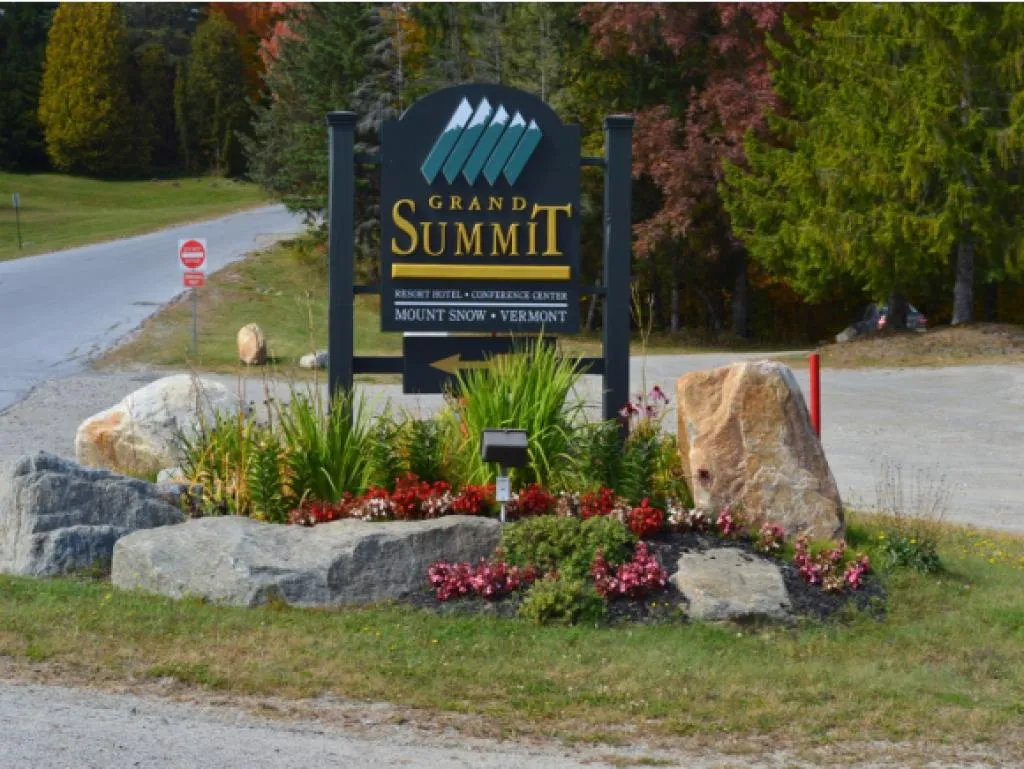 89 Grand Summit Way Dover VT 05356