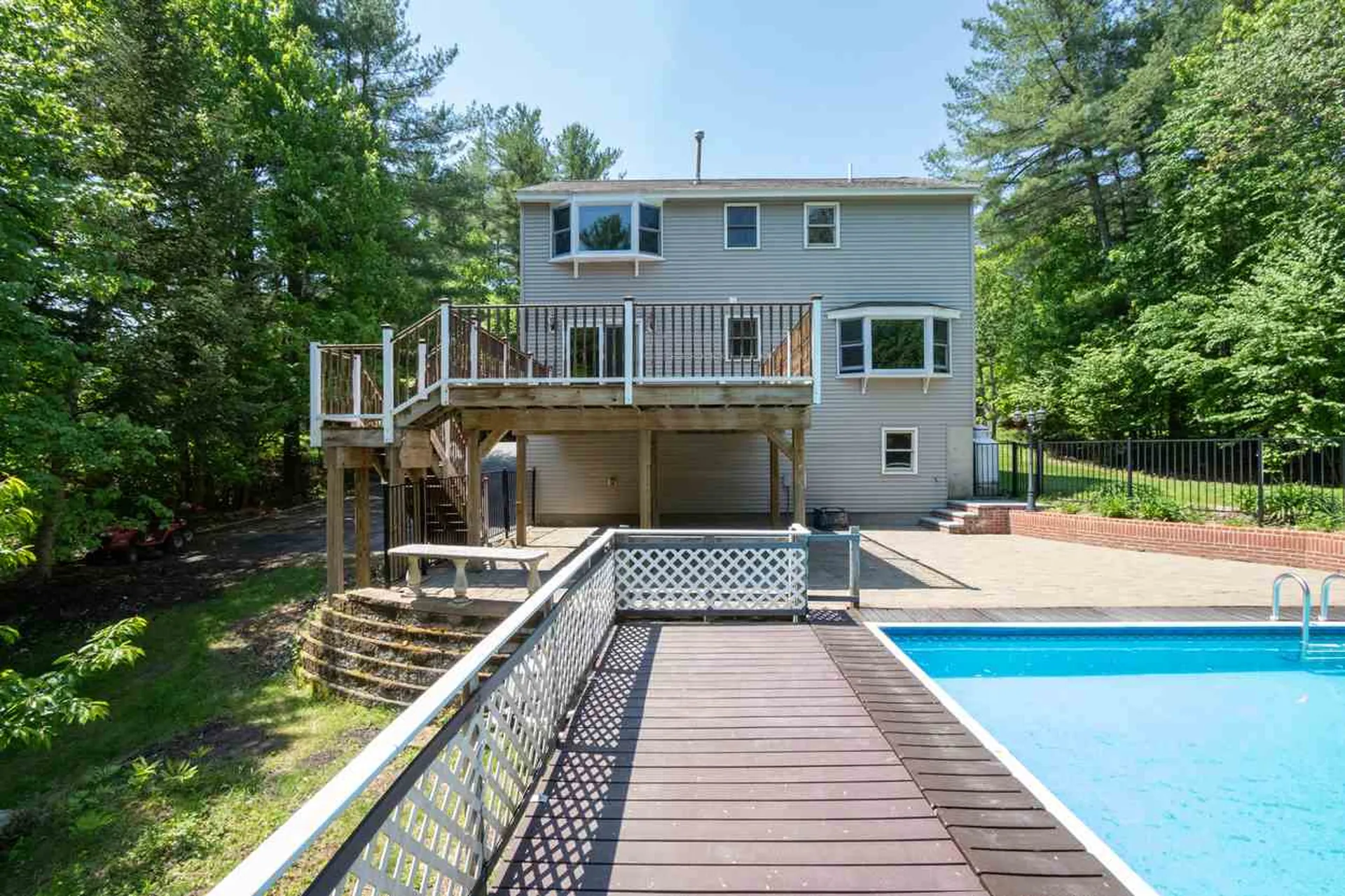 37 Kristin Drive Derry NH 03038
