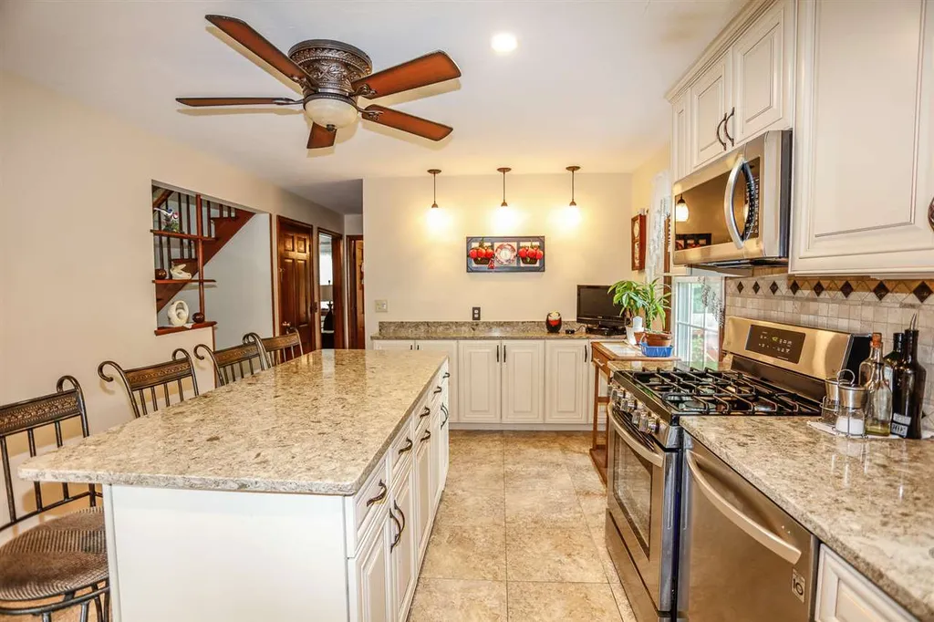 12 Trinity Drive Nashua NH 03063