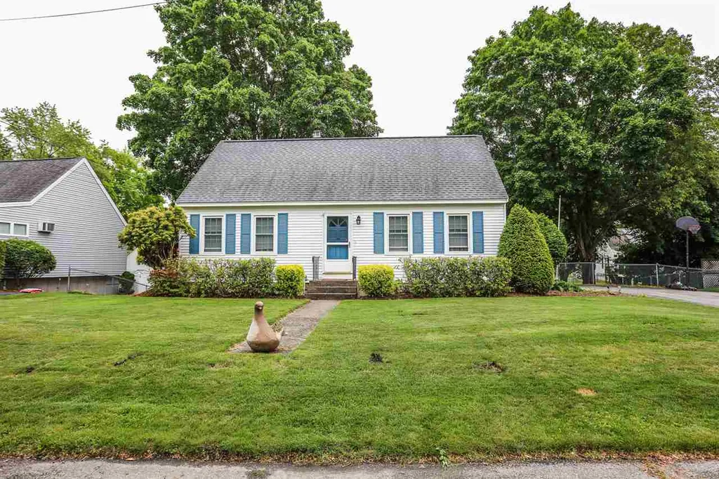 12 Trinity Drive Nashua NH 03063