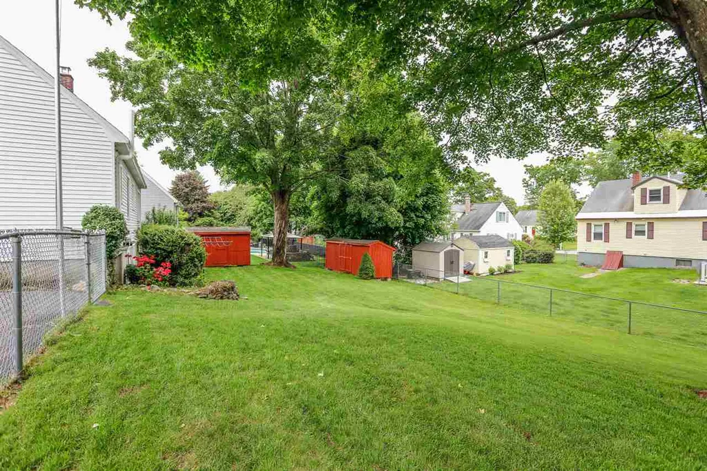 12 Trinity Drive Nashua NH 03063