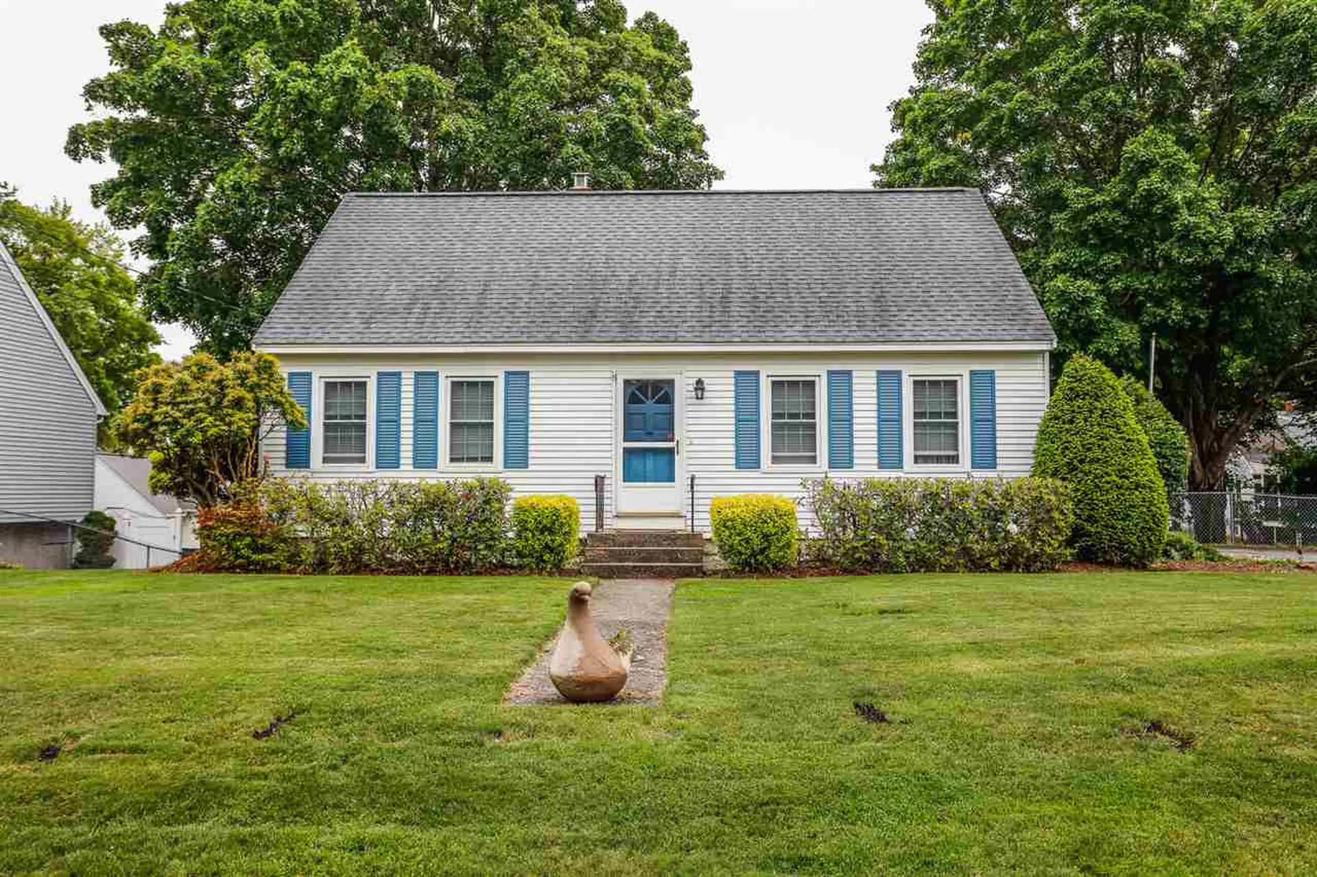 12 Trinity Drive Nashua NH 03063