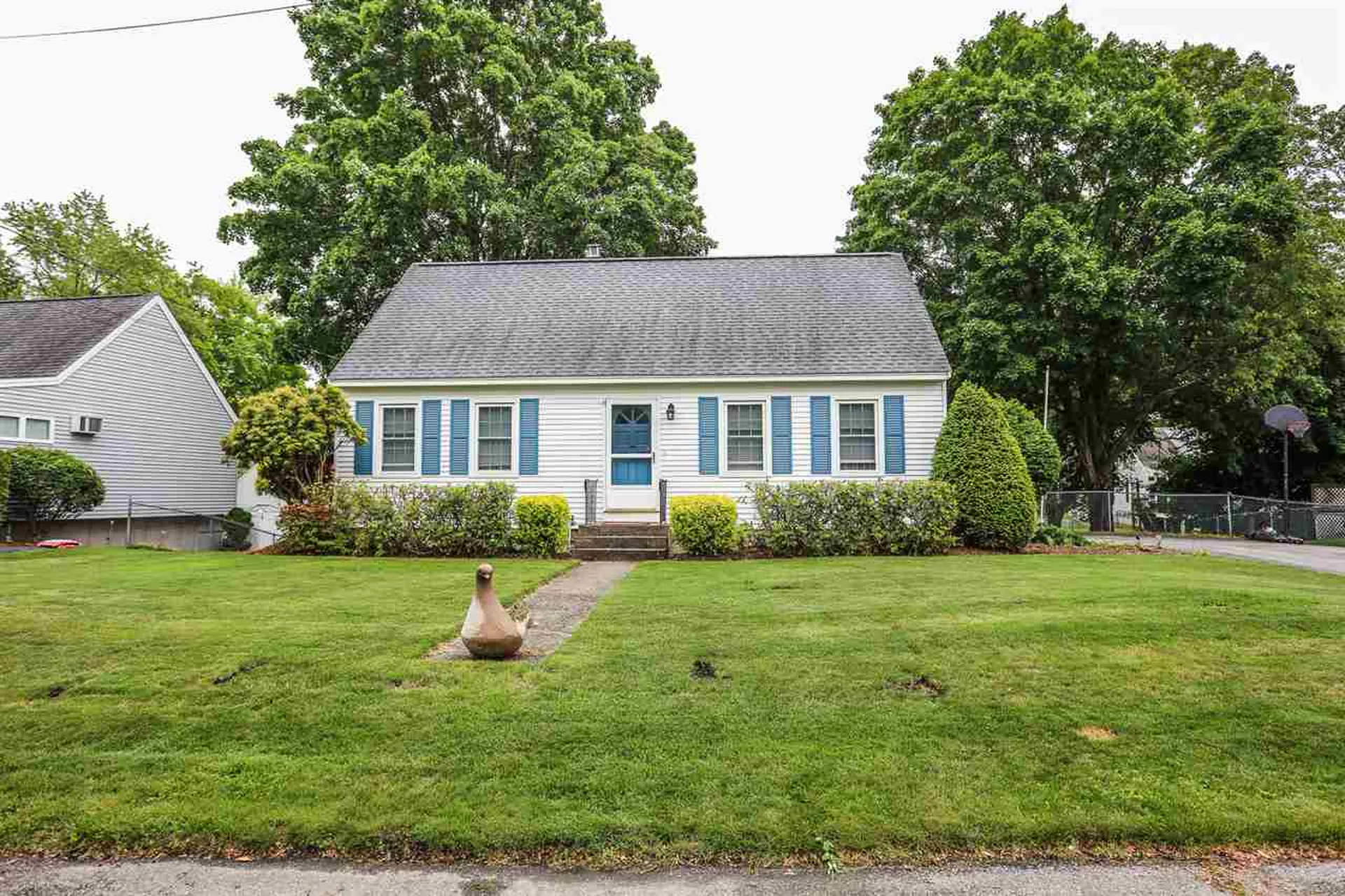 12 Trinity Drive Nashua NH 03063