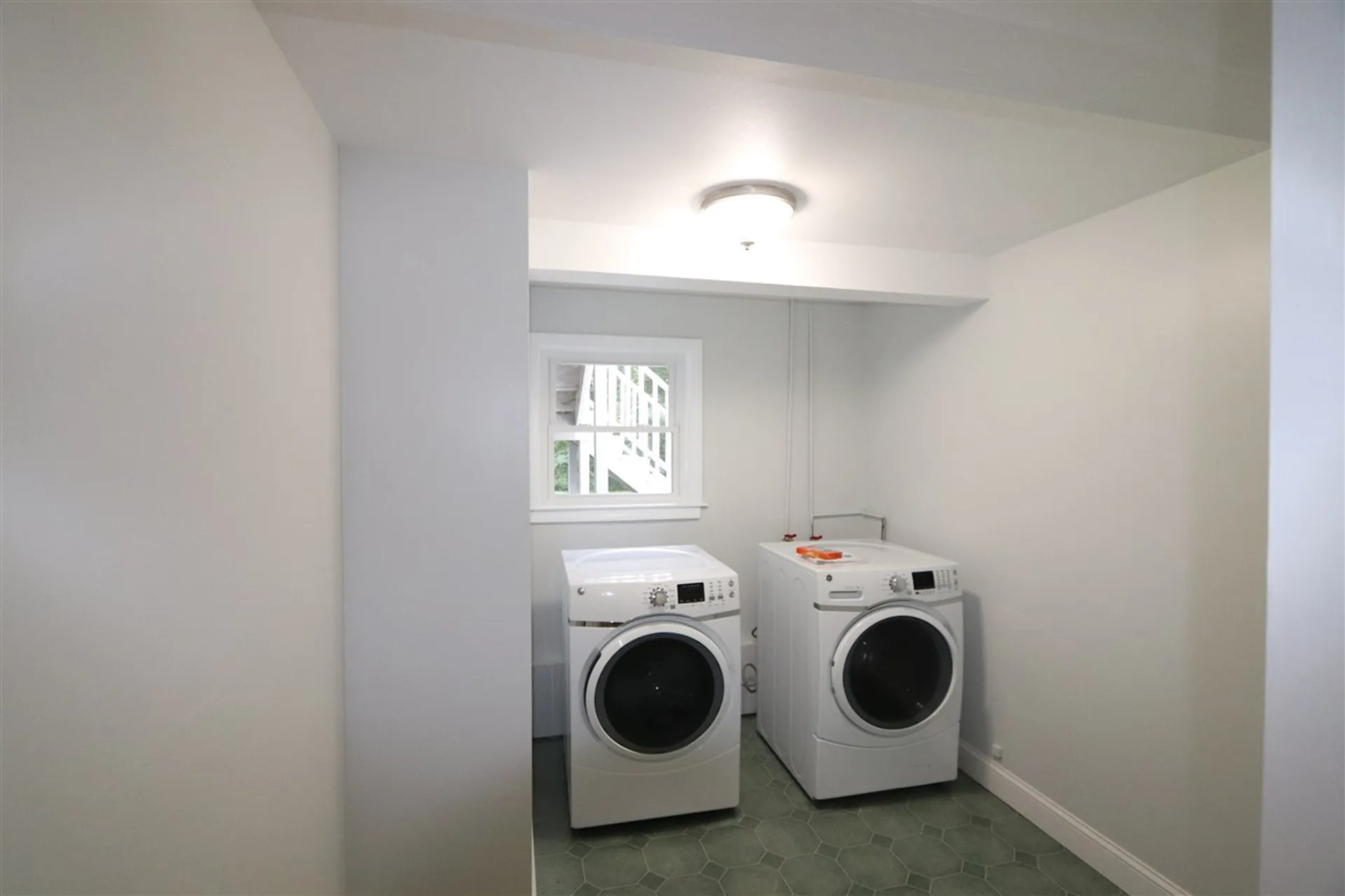 10 Taft Road Portsmouth NH 03801