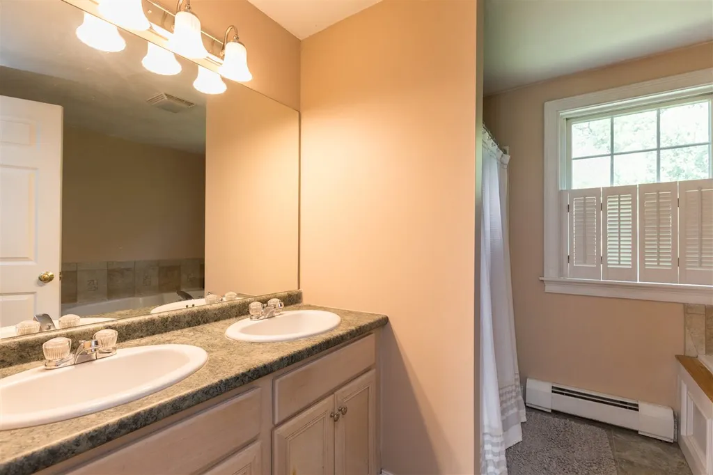 14 Viola Circle Seabrook NH 03874
