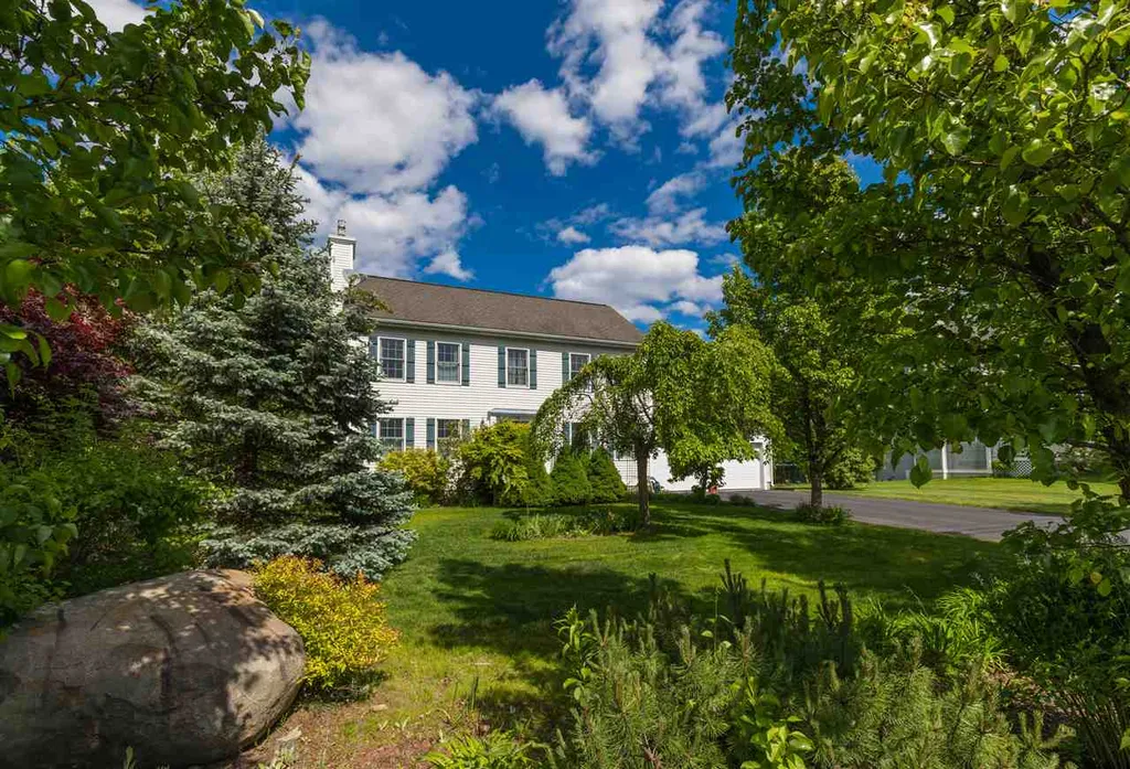 14 Viola Circle Seabrook NH 03874