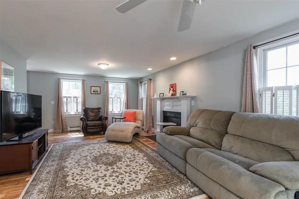 14 Viola Circle Seabrook NH 03874
