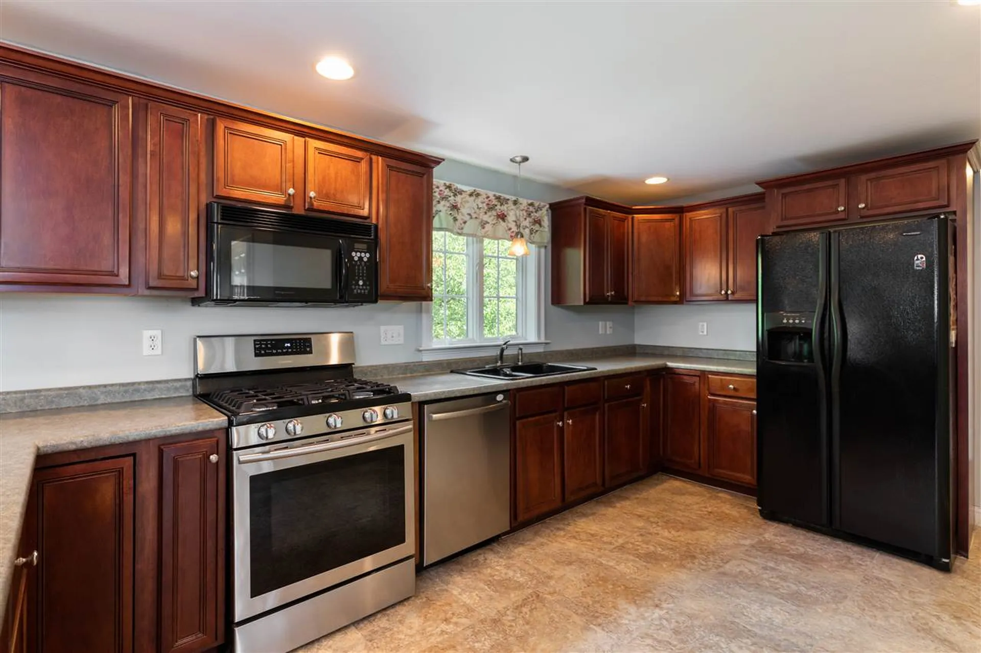 14 Viola Circle Seabrook NH 03874