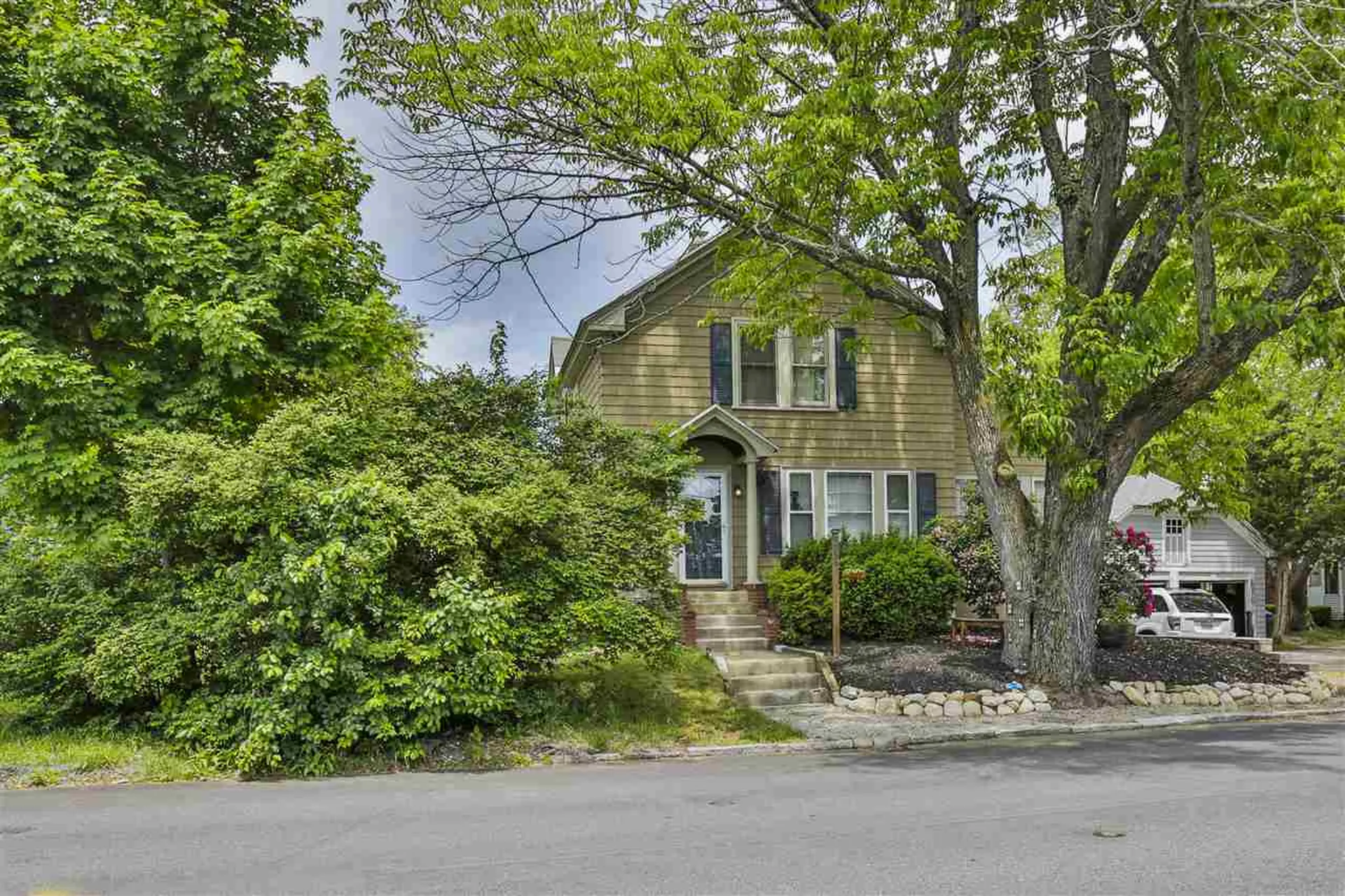 754 Lake Avenue Manchester NH 03109
