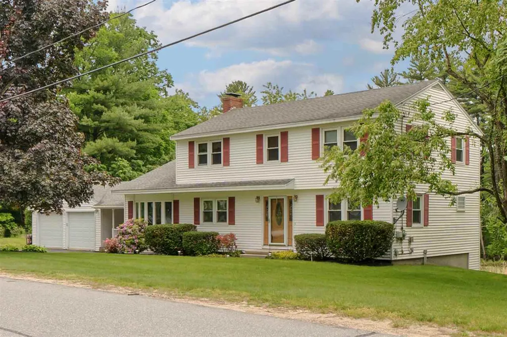 14 Balcom Road Pelham NH 03076