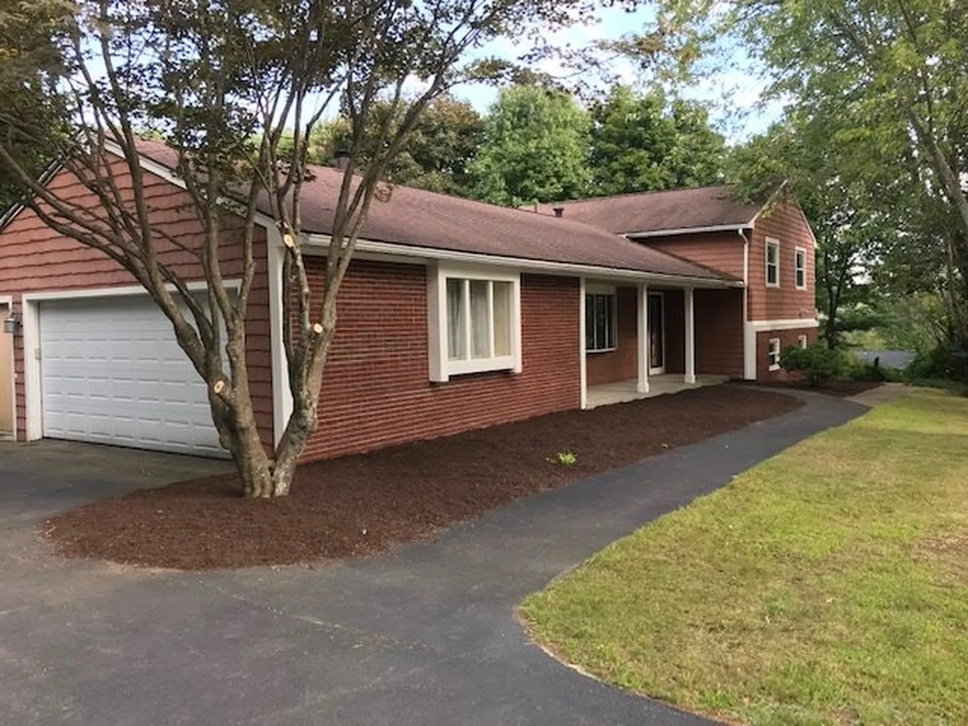 11 Johns Drive Hooksett NH 03106