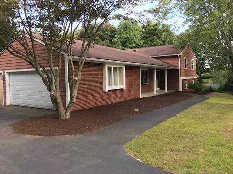 11 Johns Drive Hooksett NH 03106