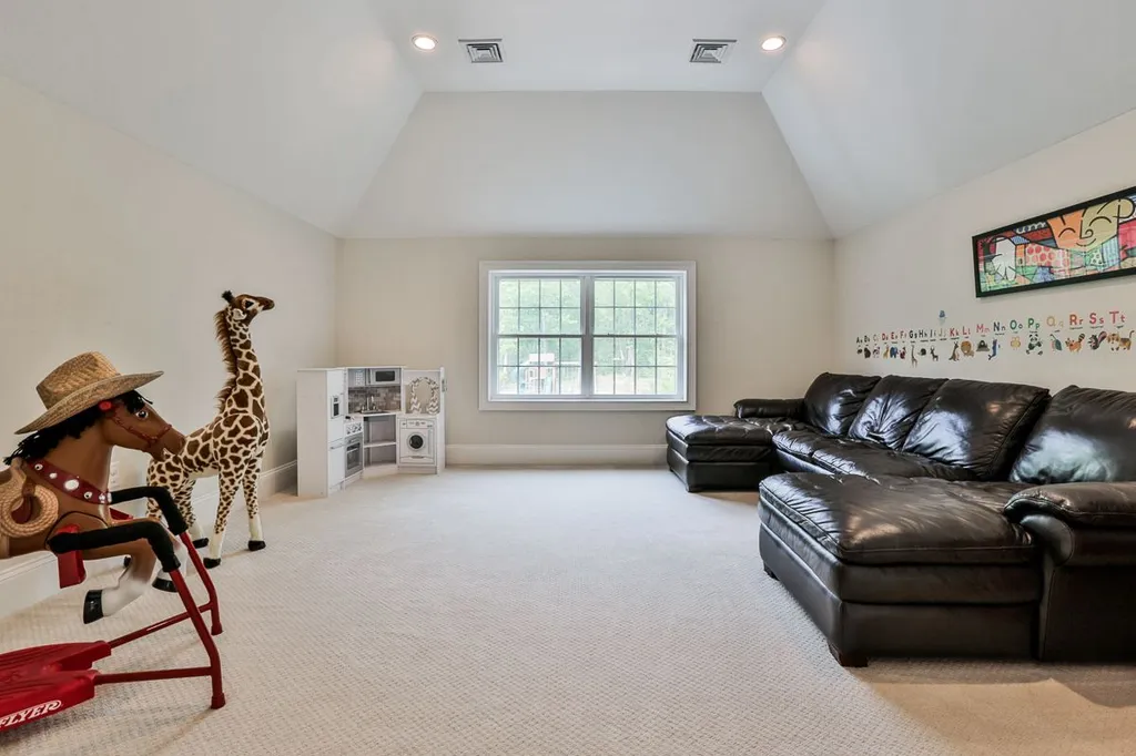 40 Burnham Road Windham NH 03087