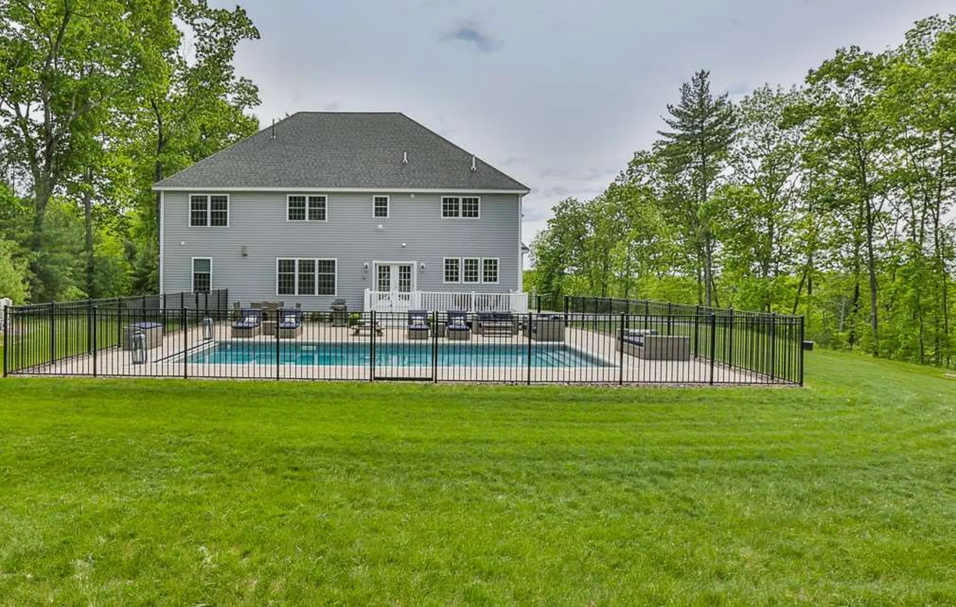 40 Burnham Road Windham NH 03087