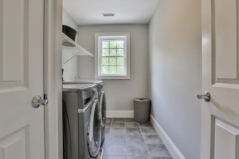 40 Burnham Road Windham NH 03087
