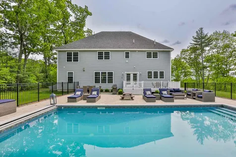 40 Burnham Road Windham NH 03087