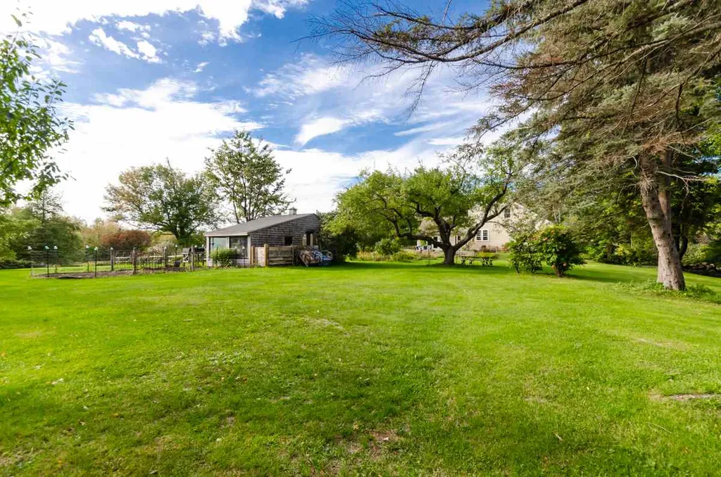 1356 Quaker Street Deering NH 03244