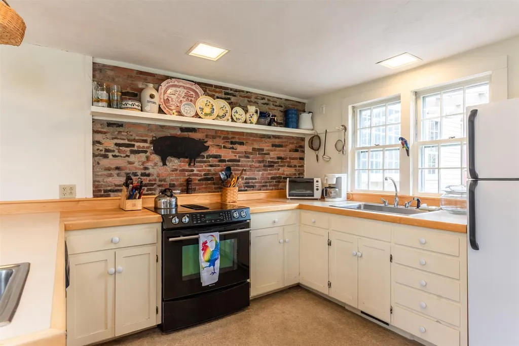 1356 Quaker Street Deering NH 03244