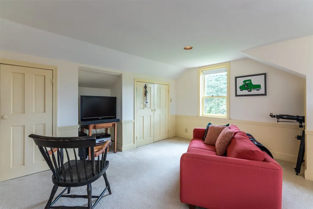 1356 Quaker Street Deering NH 03244