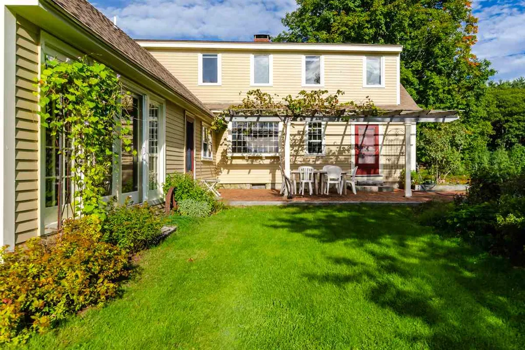 1356 Quaker Street Deering NH 03244