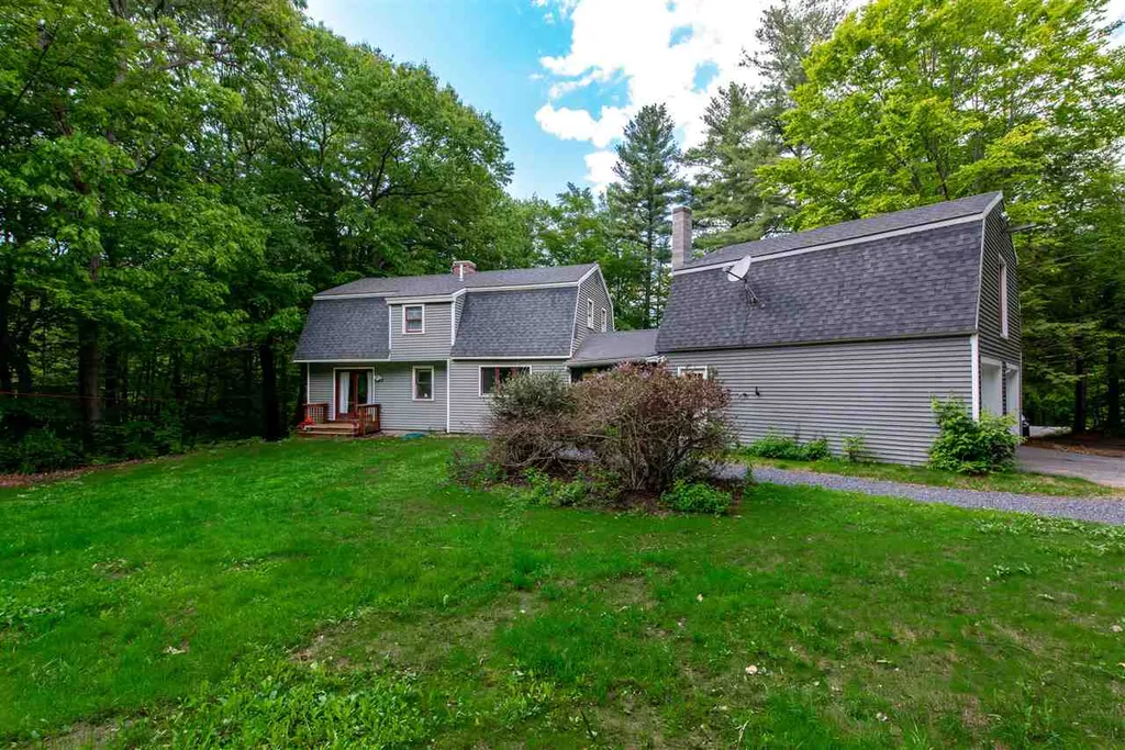 8 Beechwood Drive Strafford NH 03884