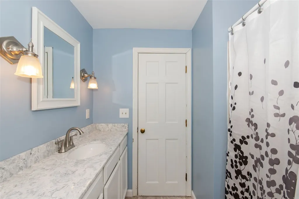8 Beechwood Drive Strafford NH 03884