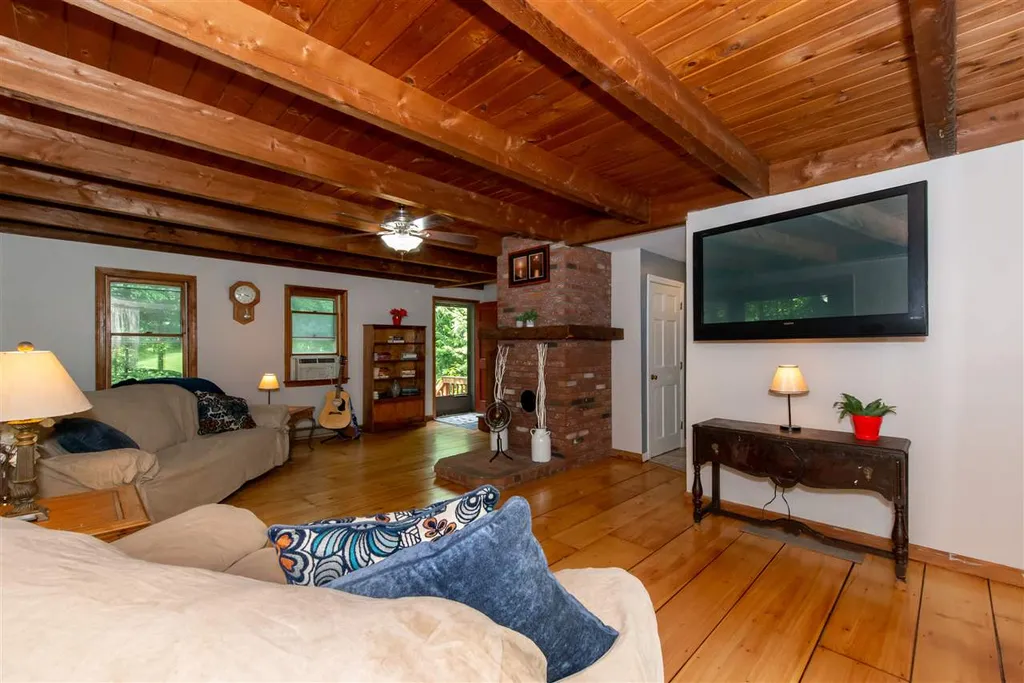 8 Beechwood Drive Strafford NH 03884