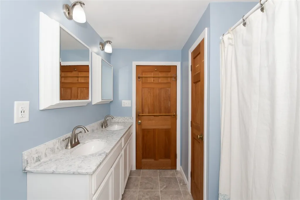 8 Beechwood Drive Strafford NH 03884