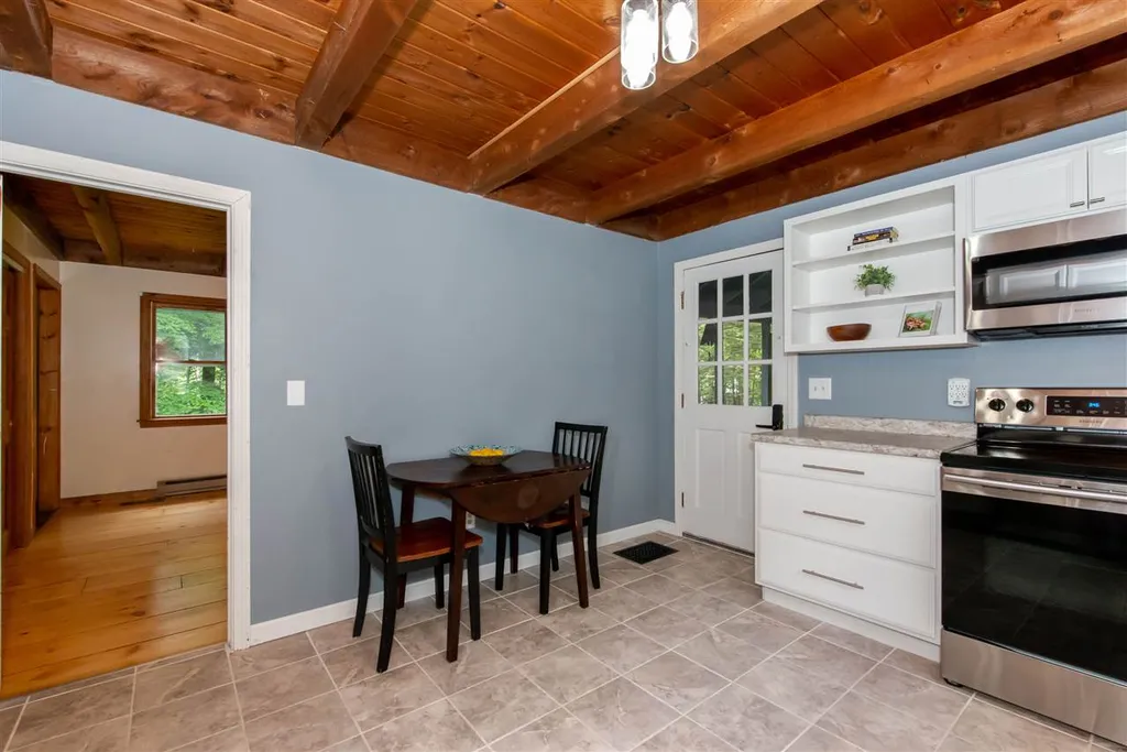 8 Beechwood Drive Strafford NH 03884