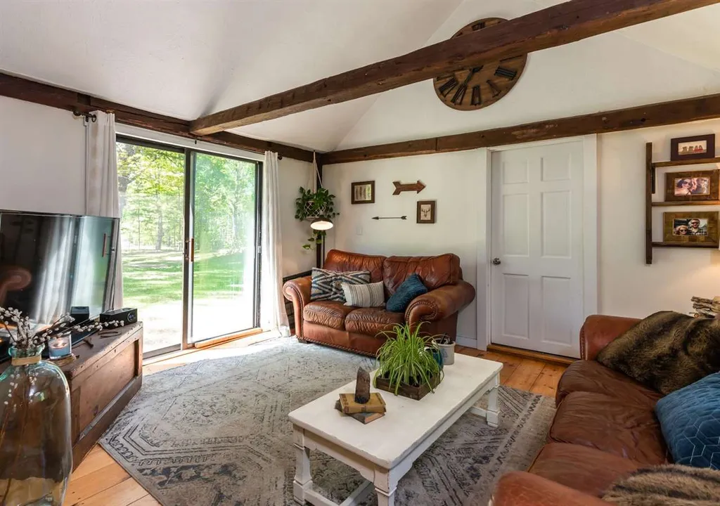 2 Springvale Avenue Brookline NH 03033