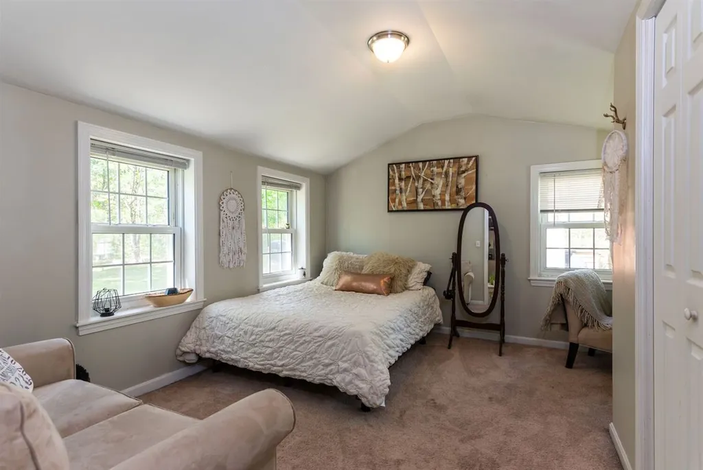 2 Springvale Avenue Brookline NH 03033