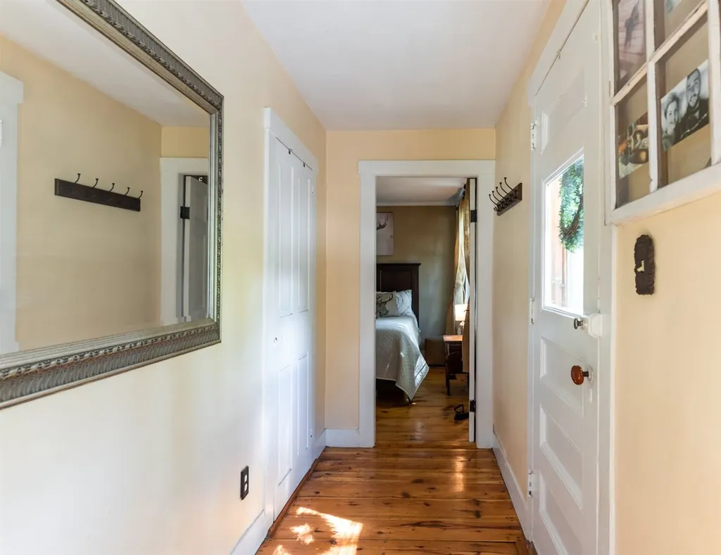 2 Springvale Avenue Brookline NH 03033