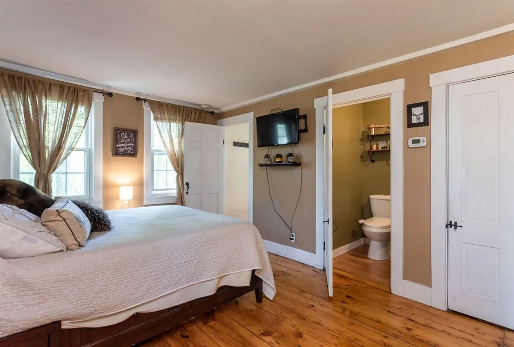 2 Springvale Avenue Brookline NH 03033