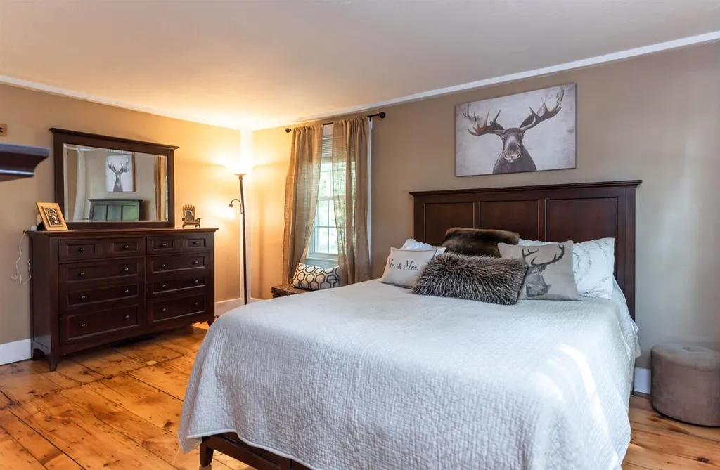 2 Springvale Avenue Brookline NH 03033