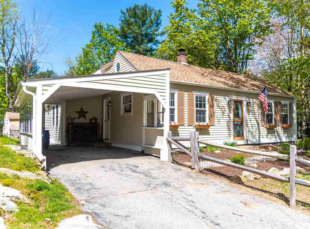 2 Springvale Avenue Brookline NH 03033