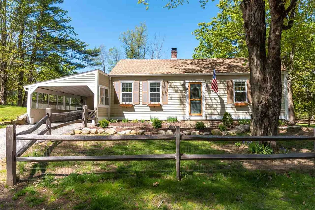 2 Springvale Avenue Brookline NH 03033